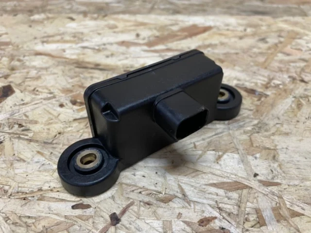 Датчик углового ускорения ESP для Mercedes-Benz C class W204 2007-2014 на фотографиях