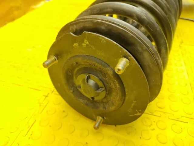 Амортизатор передний левый для BMW 5er Е34 1987-1996 на фотографиях