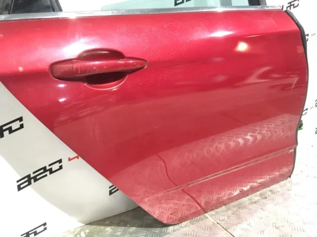 Дверь передняя правая для Citroen C4 Хэтчбек 2010-2016 на фотографиях