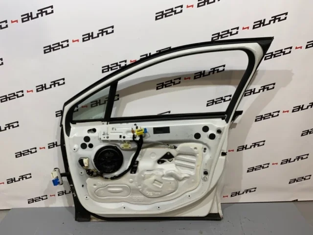 Двери для Citroen DS4 2011-2016 на фотографиях