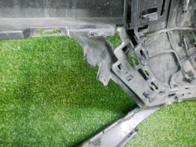 Бампер передний для Audi Q8 4M 2018-2023 на фотографиях