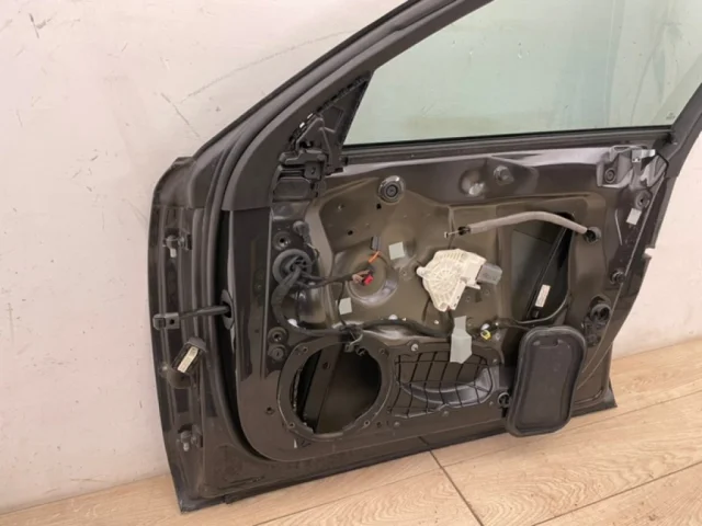 Дверь передняя правая для Audi A6 C7 Avant 2010-2018 на фотографиях