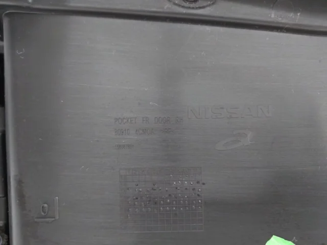 Уплотнитель передней правой двери для Nissan X-Trail T32 JDM 2013-2022 на фотографиях