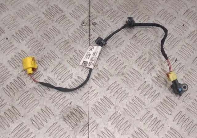 Датчик лобового удара для Audi A4 B9 2015+ на фотографиях