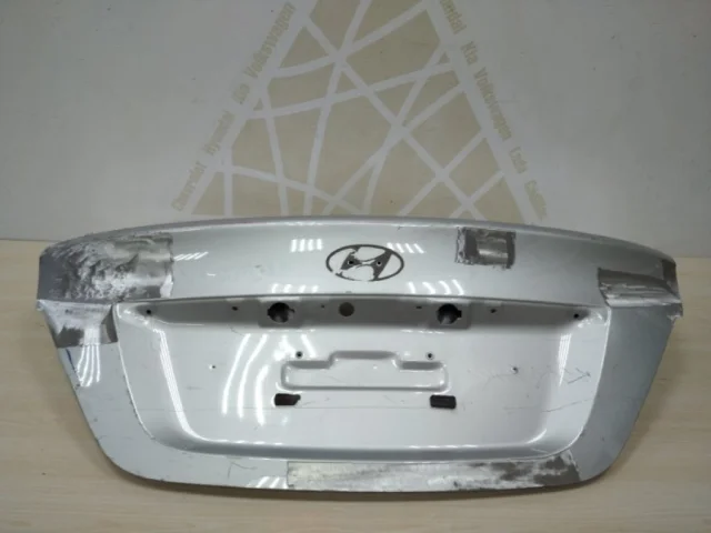 Крышка багажника для Hyundai Accent 4 Седан RB 2010-2017 на фотографиях