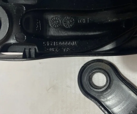 Поводок стеклоочистителя задний для Mercedes-Benz S class W222 2013-2017 на фотографиях