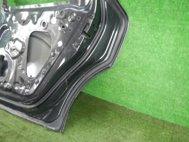 Дверь задняя правая для Porsche Panamera 971 2016-2024 на фотографиях