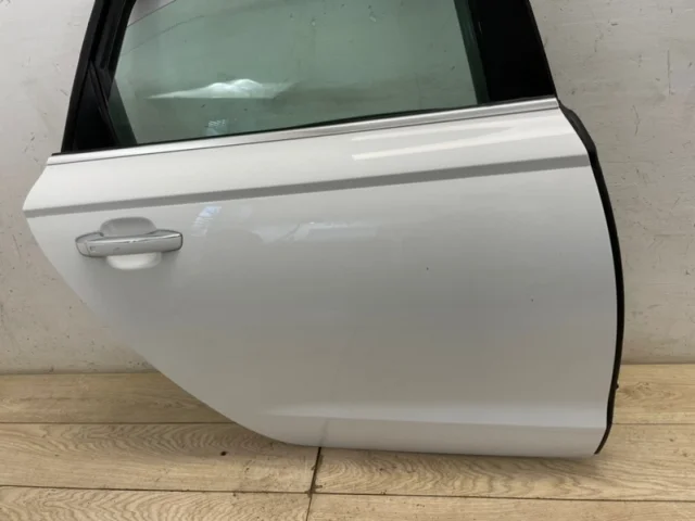 Двери для Audi A6 C7 Avant 2010-2018 на фотографиях