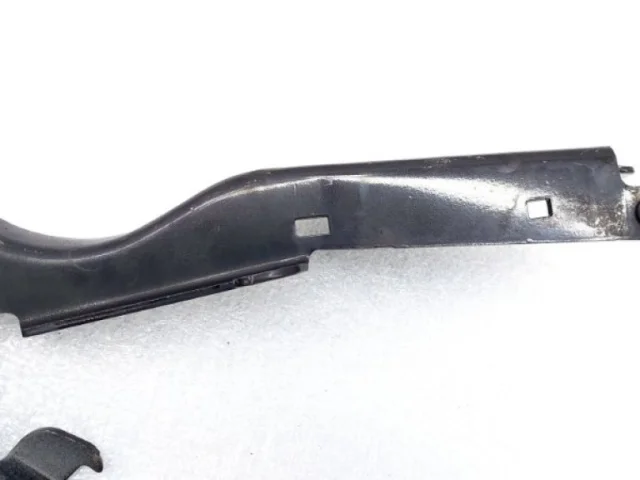 Петля капота левая для Infiniti QX 70 2013-2019 на фотографиях