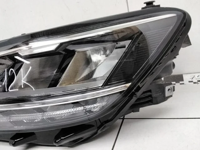 Фары для Volkswagen Passat (B8.5) 2019+ на фотографиях