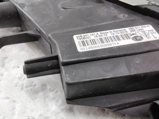 Дневной ходовой огонь левый для Porsche Macan 95B 2014-2023 на фотографиях