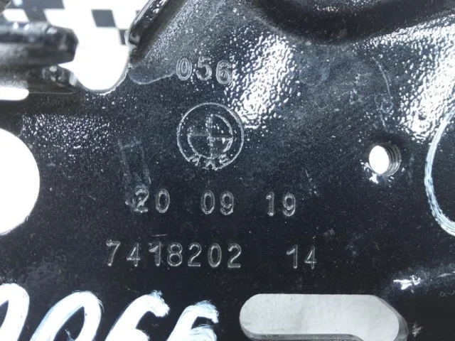 Петля капота левая для BMW X5 G05 2018+ на фотографиях