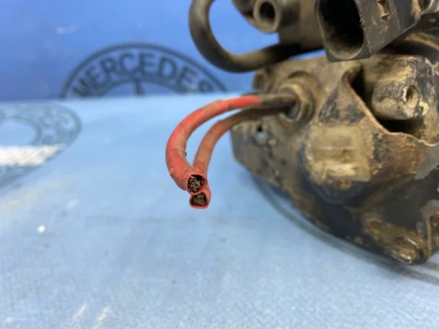 Компрессор пневмоподвески передний для Mercedes-Benz S class W220 1998-2005 на фотографиях