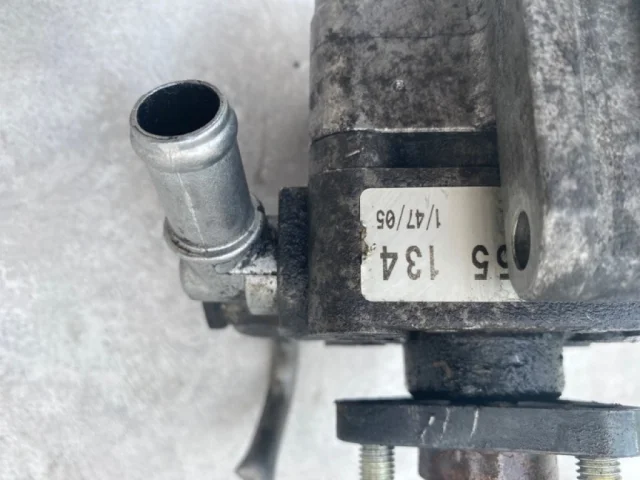 Насос ГУР для BMW 1er Е81 2007-2012 на фотографиях