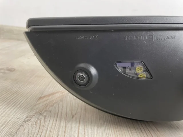 Стекла и зеркала для Volkswagen Touareg III (CR) 2018+ на фотографиях