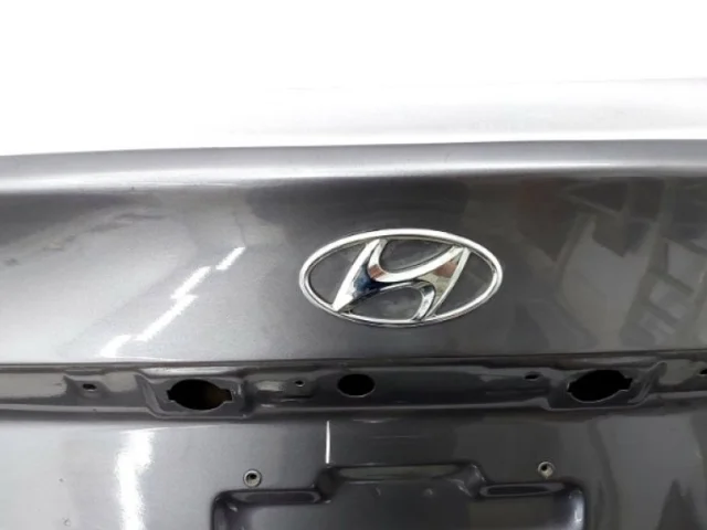 Крышка багажника для Hyundai Accent 4 Седан RB 2010-2017 на фотографиях