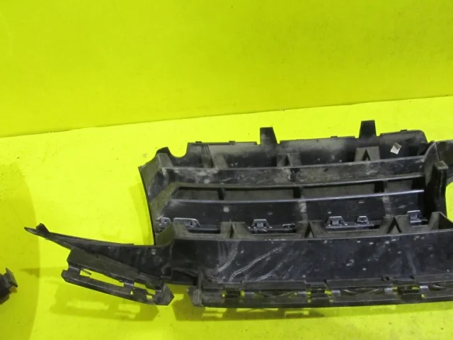 Решетка радиатора для Volkswagen Caddy IV (2K) 2015-2020 на фотографиях