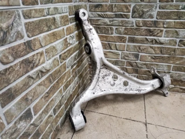 Рычаг передний правый нижний для Mercedes-Benz GL class X166 2012-2016 на фотографиях