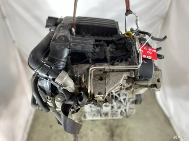 Двигатель для Skoda Octavia A7 Tour на фотографиях