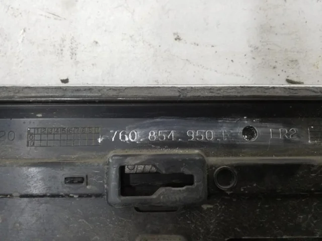 Стекло двери заднее правое для Volkswagen Touareg III (CR) 2018+ на фотографиях