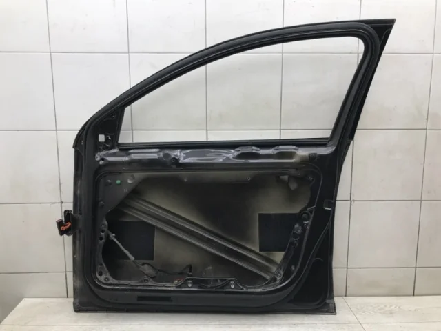 Дверь передняя правая для Volkswagen Passat Variant (B6, Typ 3C) 2004-2010 на фотографиях