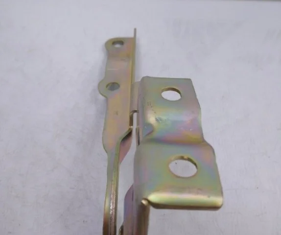 Петля капота левая для Hyundai ix35 1 2009-2013 на фотографиях