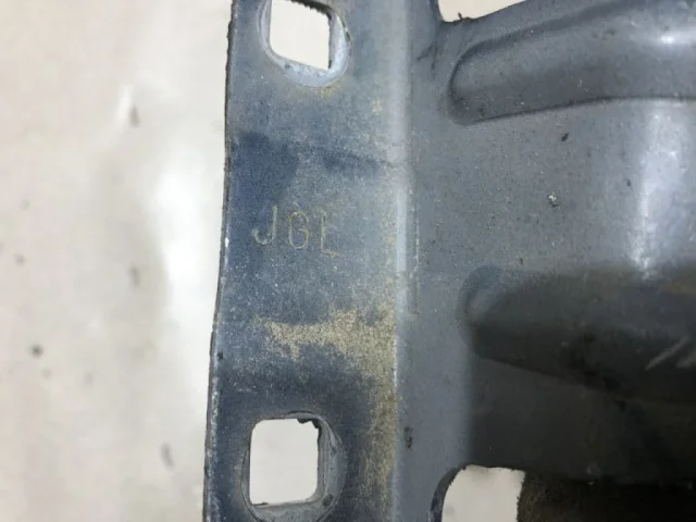 Петля капота правая для Nissan X-Trail T31 RU 2007-2014 на фотографиях