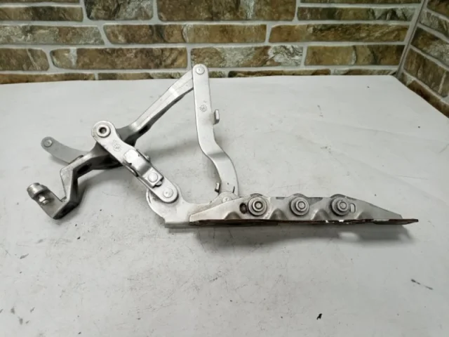 Петля капота левая для Mercedes-Benz S class W221 2005-2013 на фотографиях