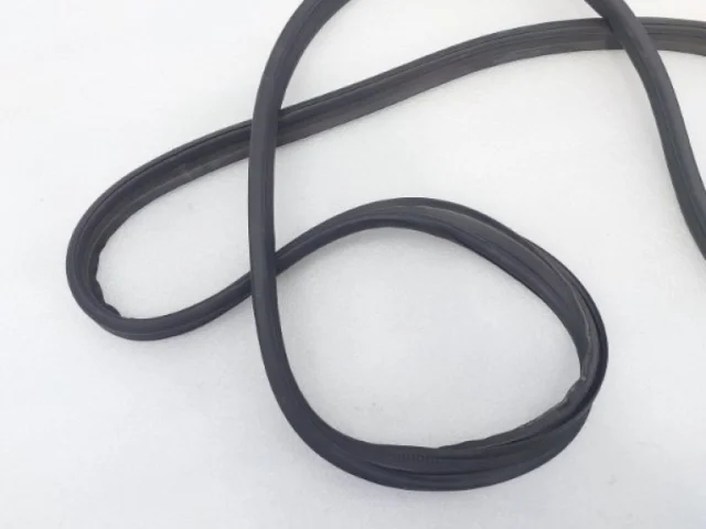 Уплотнитель багажника для Kia Cerato BD 2018+ на фотографиях