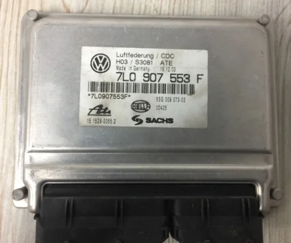 Блок управления пневмоподвеской для Volkswagen Touareg I (7L) 2002-2010 на фотографиях