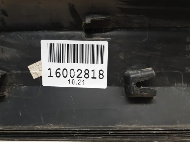 Накладка двери передней правой для Volkswagen Tiguan I NF 2006-2017 на фотографиях