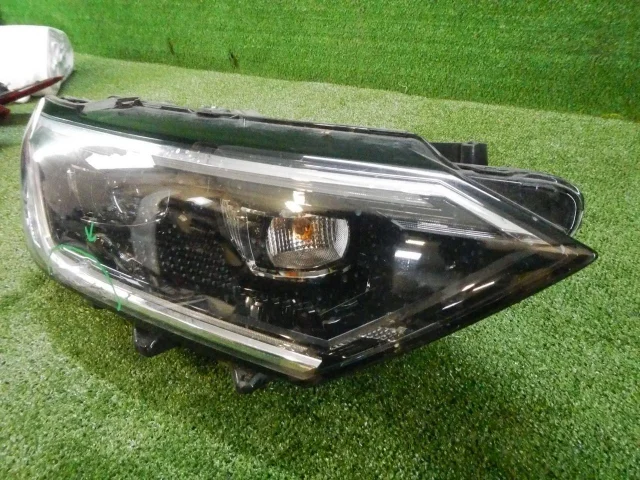 Фары для Volkswagen Jetta 7 2020+ на фотографиях