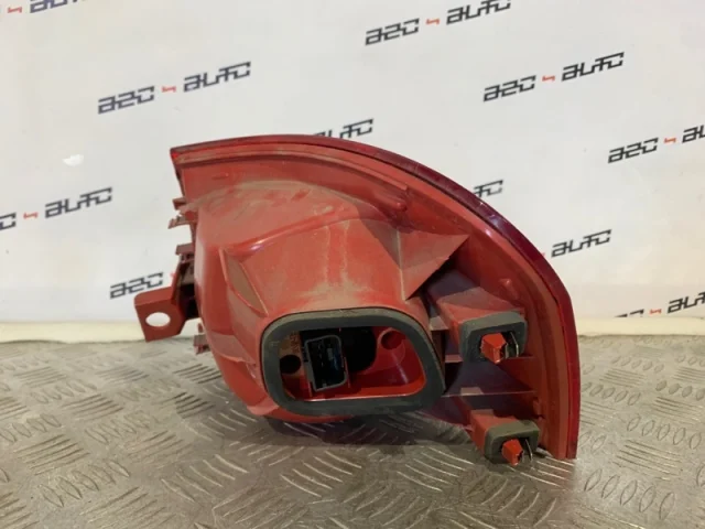 Фонарь левый для Volkswagen Passat Variant (B6, Typ 3C) 2004-2010 на фотографиях