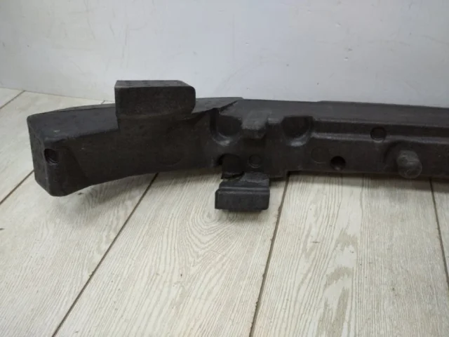 Усилитель переднего бампера для Renault Duster HM 2020+ на фотографиях