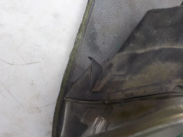 Фары для Volkswagen Passat Variant (B5+ (B5.5), Typ 3BG) 2000-2005 на фотографиях