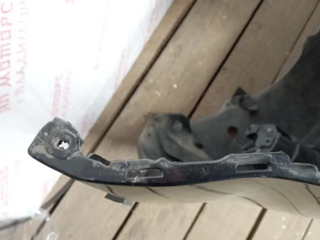 Бампер передний для Suzuki SX4 2006-2009 на фотографиях