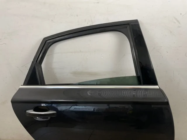 Двери для Audi A6 C7 Avant 2010-2018 на фотографиях