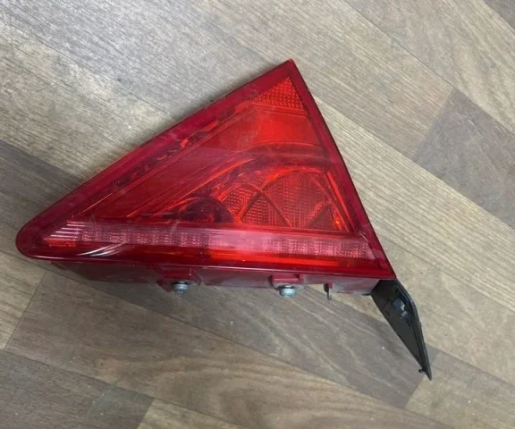 Фонарь внутренний левый для Audi A7 4G 2010-2014 на фотографиях