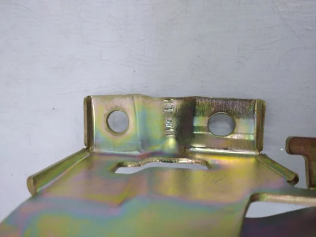 Петля капота левая для Hyundai ix35 1 2009-2013 на фотографиях