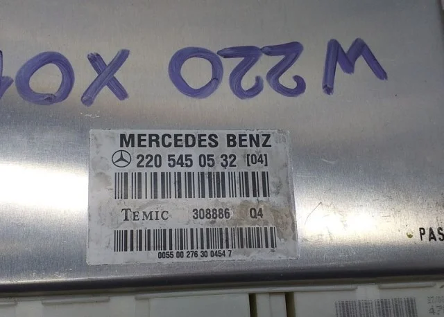 Блок управления пневмоподвеской для Mercedes-Benz S class W220 1998-2005 на фотографиях