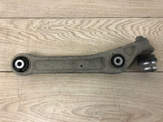 Рычаг передний левый нижний для Audi A4 B9 2015+ на фотографиях