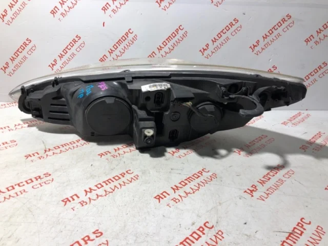 Фара правая для Peugeot 308 SW T7 2007-2014 на фотографиях