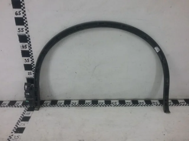 Молдинг крыла передний левый для Volkswagen Touareg III (CR) 2018+ на фотографиях