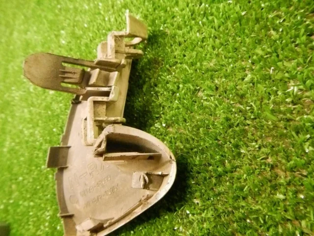 Заглушка буксировочного крюка передняя для Lexus RX GGL10,15,16W, GYL10,15,16W (JDM) 2009-2014 на фотографиях