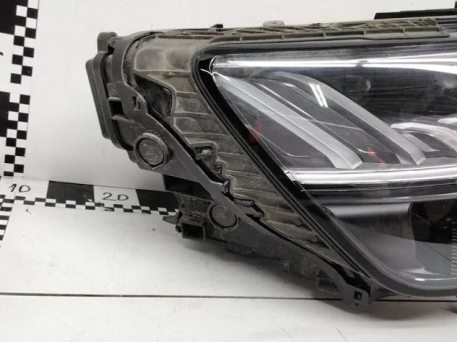 Фара ксенон левая для Audi Q8 4M 2018-2023 на фотографиях