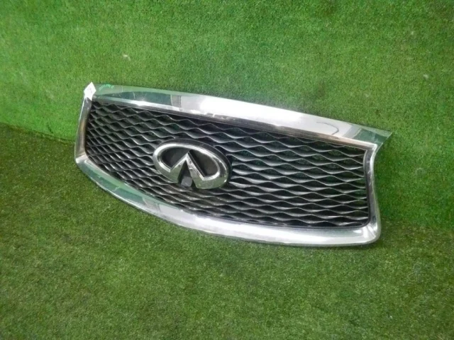 Решетка радиатора для Infiniti QX 80 2013-2022 на фотографиях