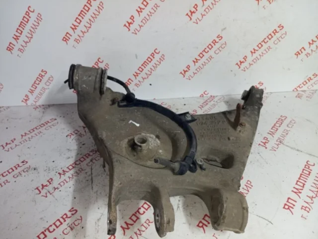 Качающийся рычаг левый для Audi A4 B7 2004-2008 на фотографиях