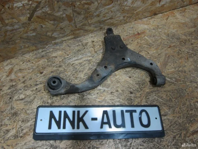 Рычаг передний левый нижний для Hyundai Tucson JM 2004-2009 на фотографиях