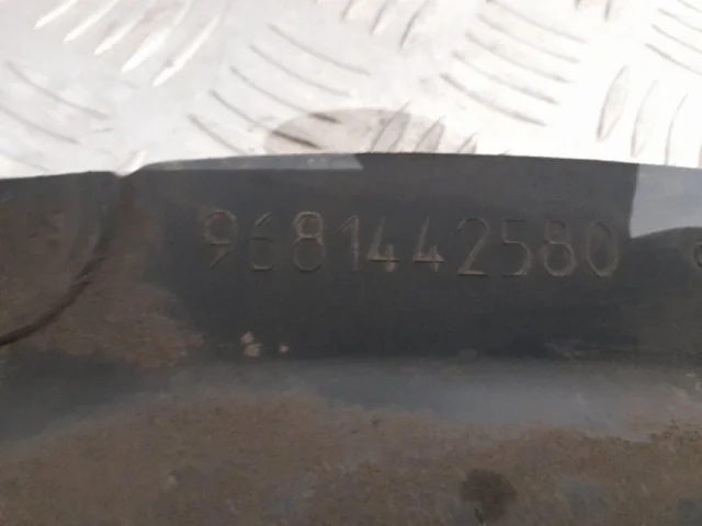 Крылья для Peugeot 308 SW T7 2007-2014 на фотографиях