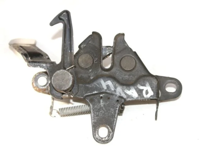 Замок капота левый для Toyota RAV4 XA20 2000-2005 на фотографиях